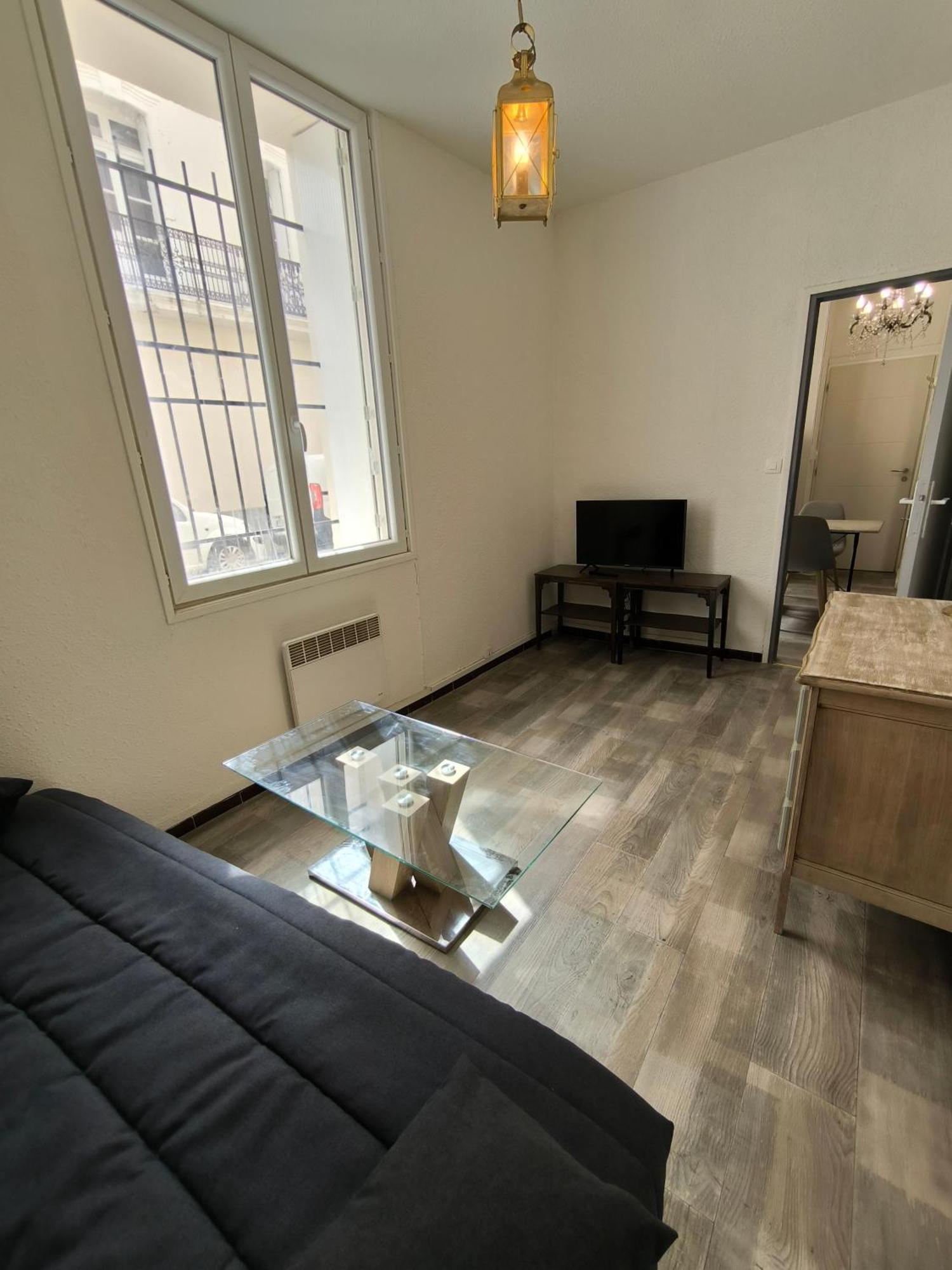 Appartement Chaleureux Dans Le Centre De Безие Екстериор снимка