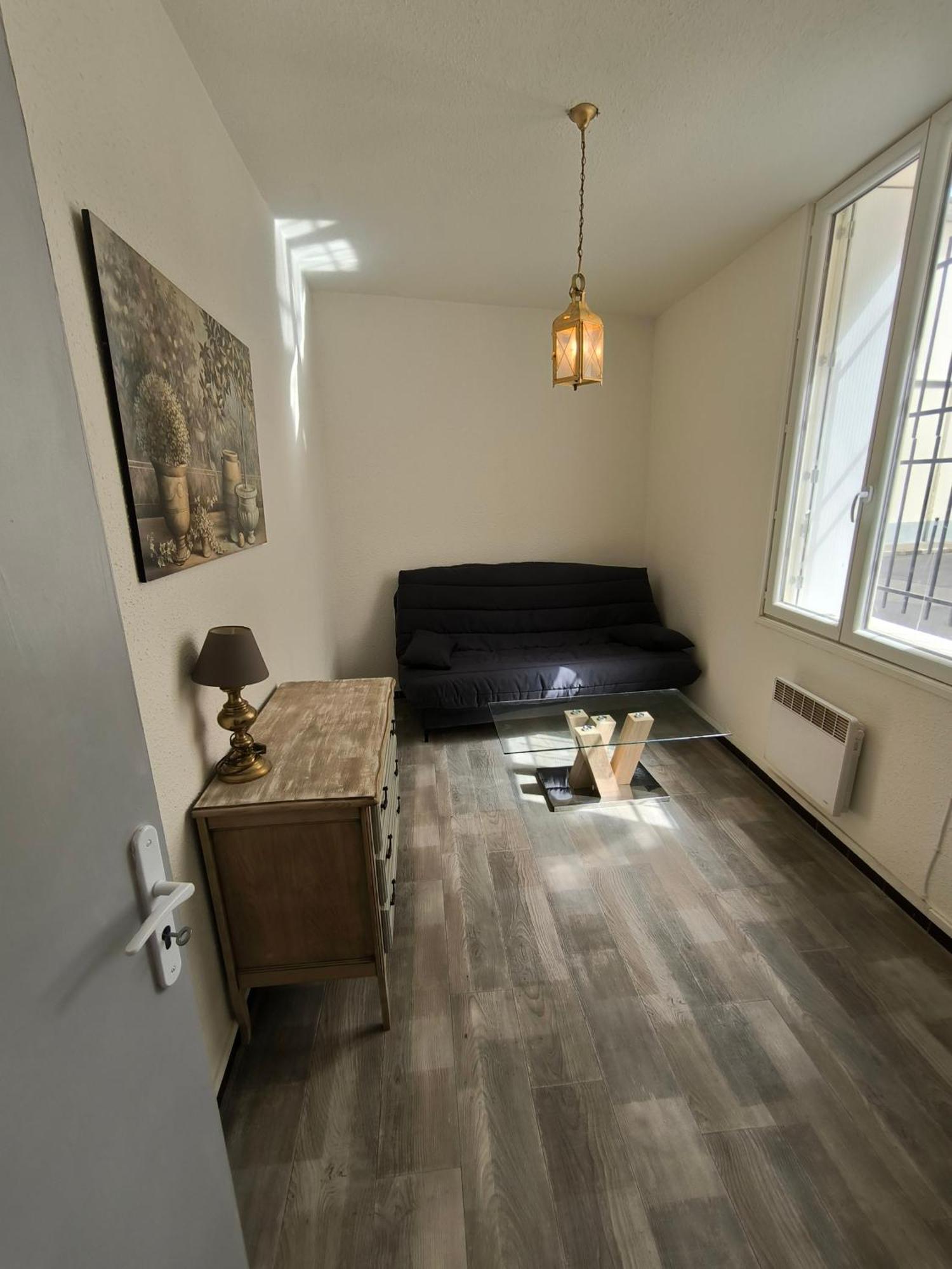 Appartement Chaleureux Dans Le Centre De Безие Екстериор снимка