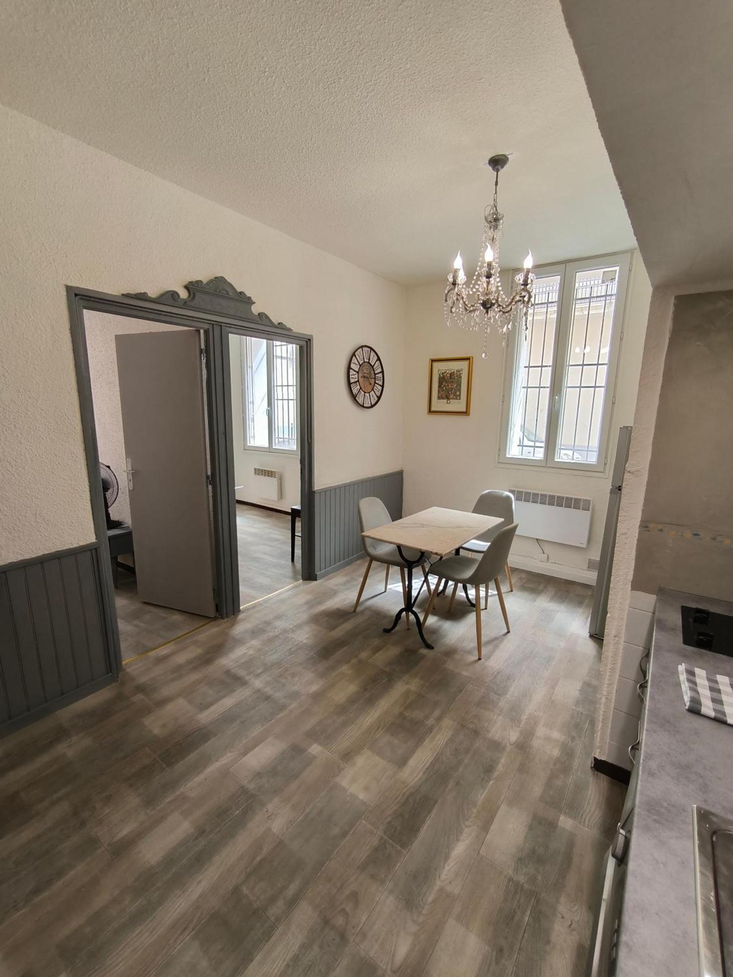 Appartement Chaleureux Dans Le Centre De Безие Екстериор снимка